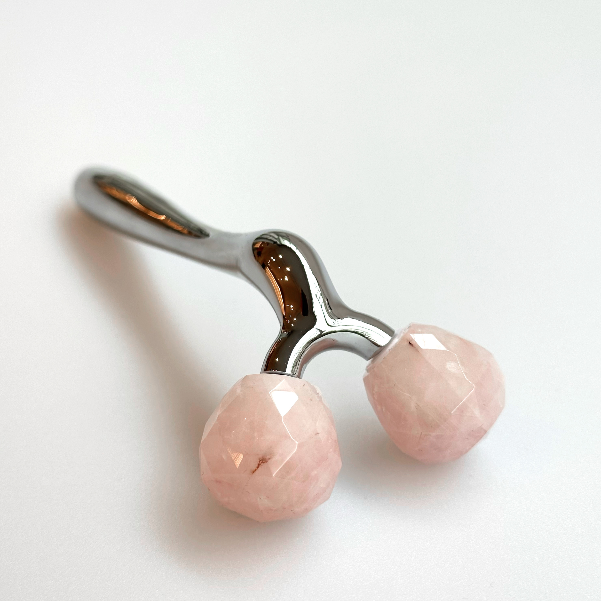 Accessoire beauté quartz rose pour drainage et fermeté du visage