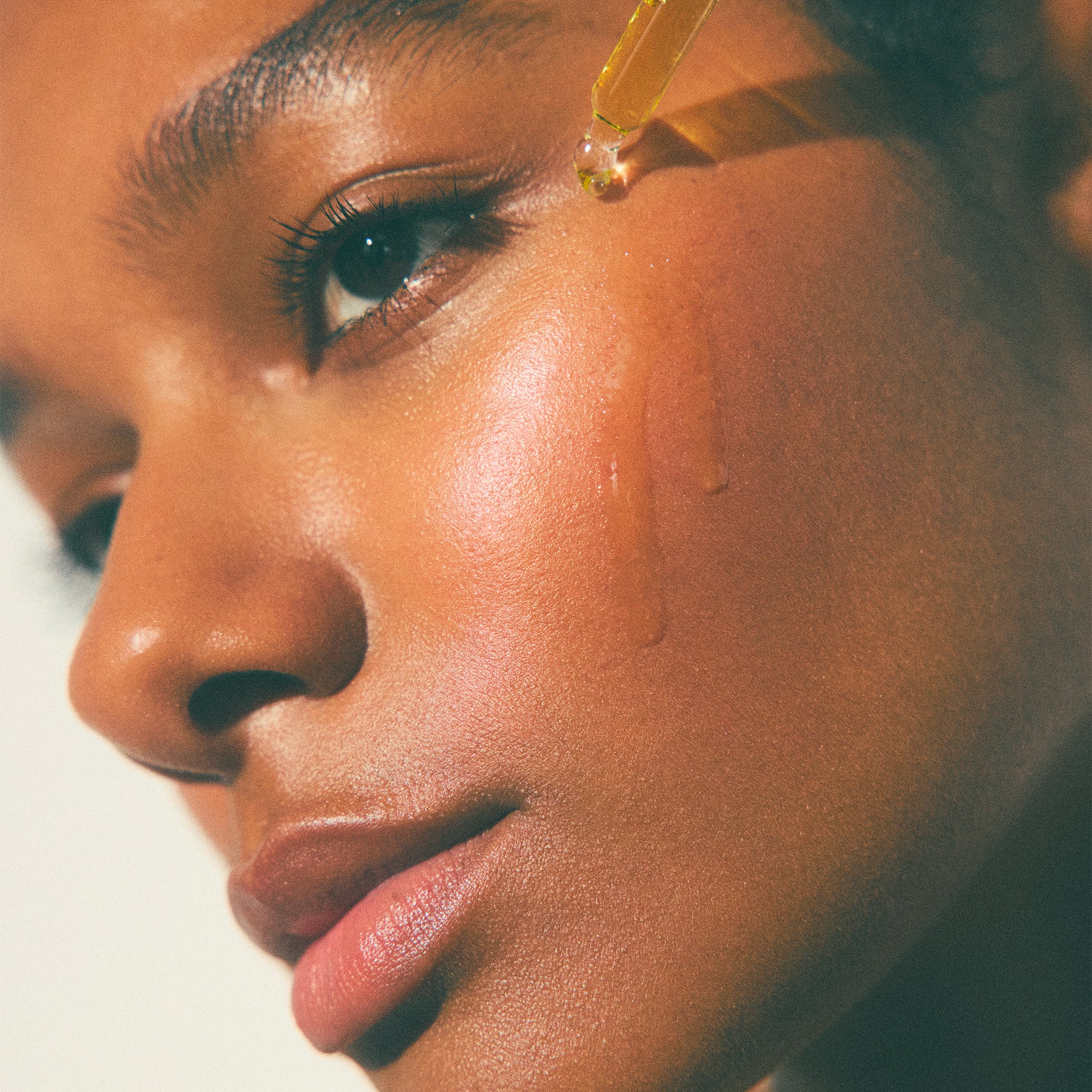 Huile visage éclat immédiat pour peau lumineuse et visiblement plus belle