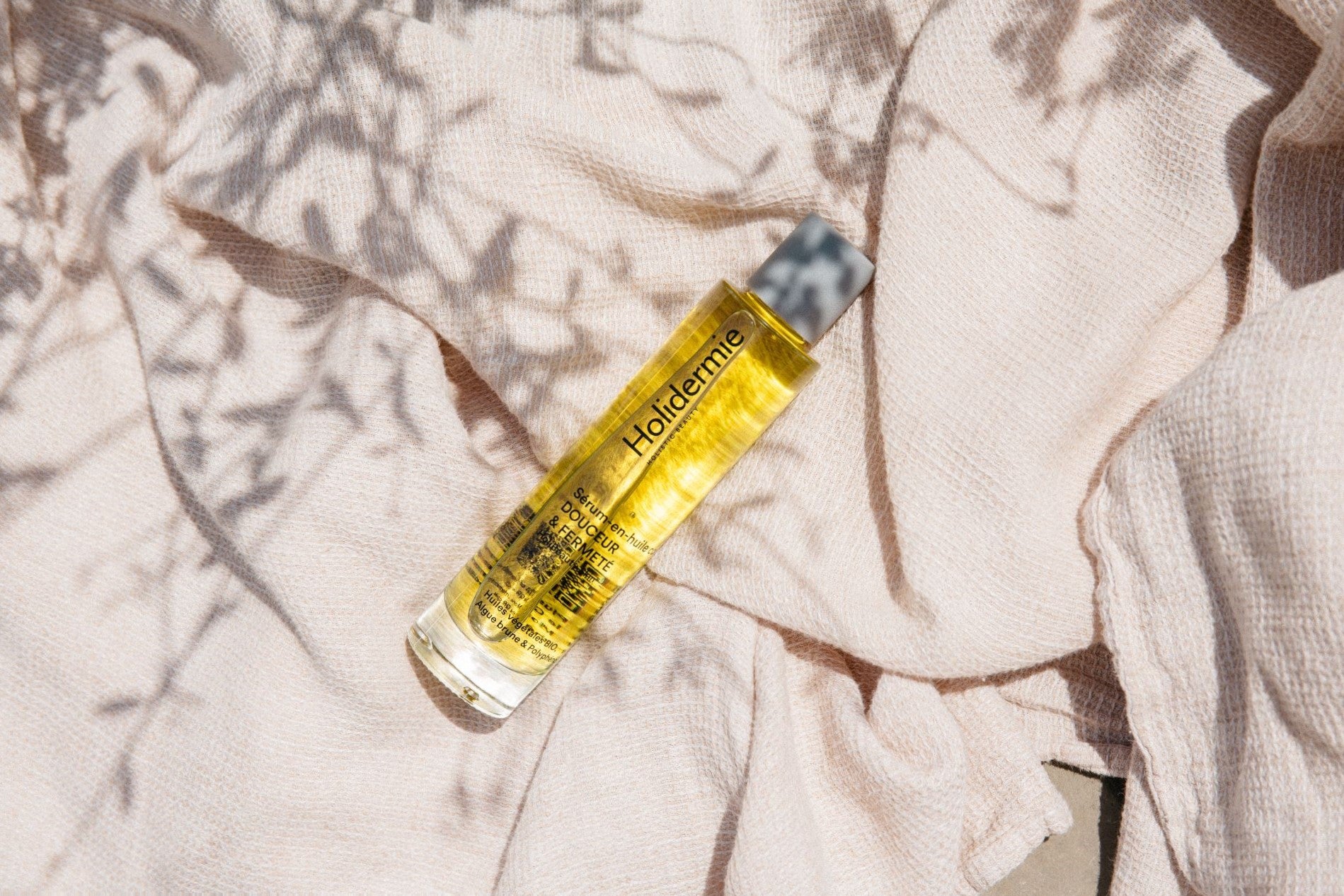 holidermie-holidermie-reinvente-la-beaute-holistique-en-repondant-a-nos-preoccupations-par-des-routines-inside-amp-out-soins-cosmetiques-complements-alimentaires-et-outils-de-beaute-marque-de-beaute-fabriquee-en-france-a-la-composition-clean-holidermie-favorise-les-matieres-naturelles-bio-et-vegan