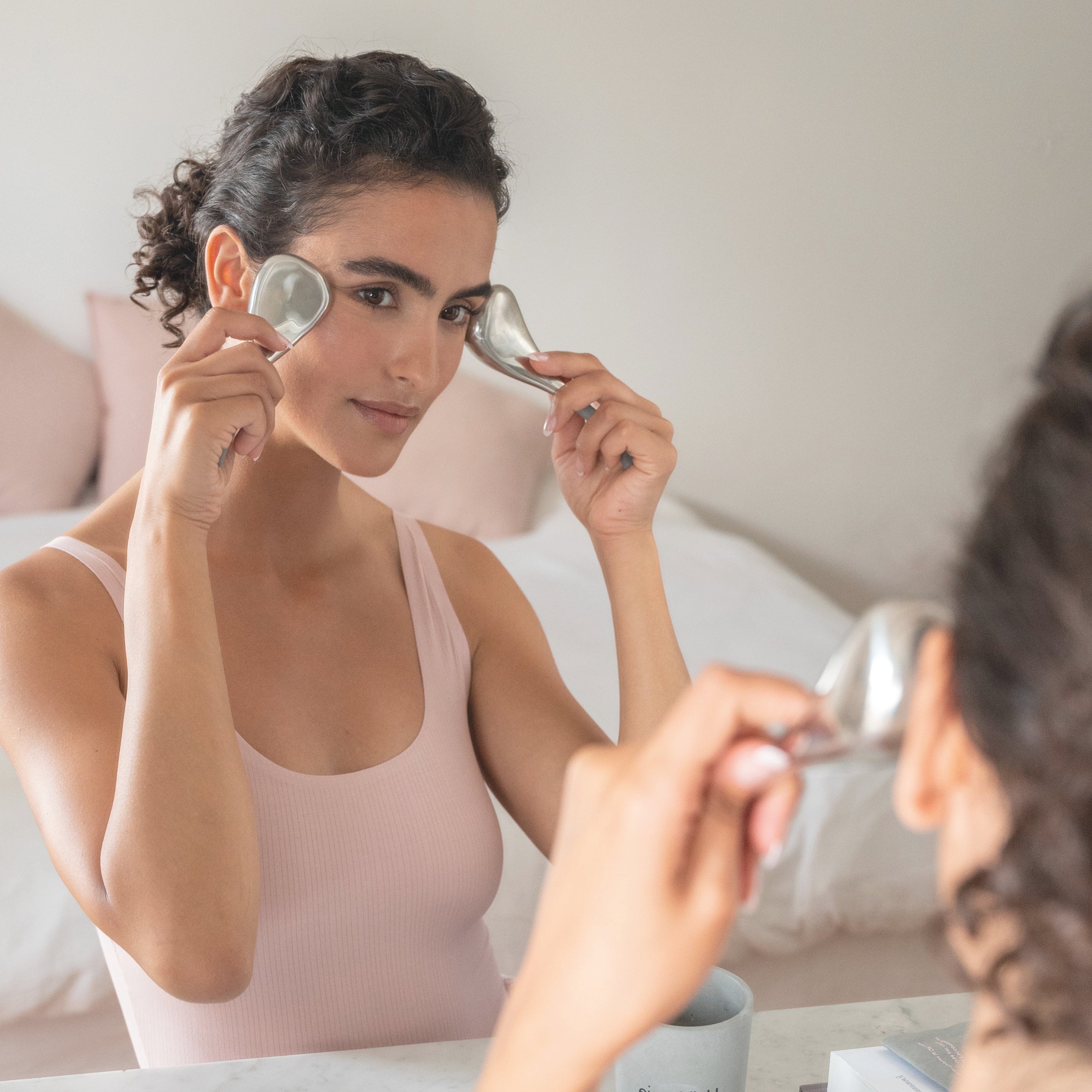 Globes visage rafraîchissants pour décongestionner et lisser les traits